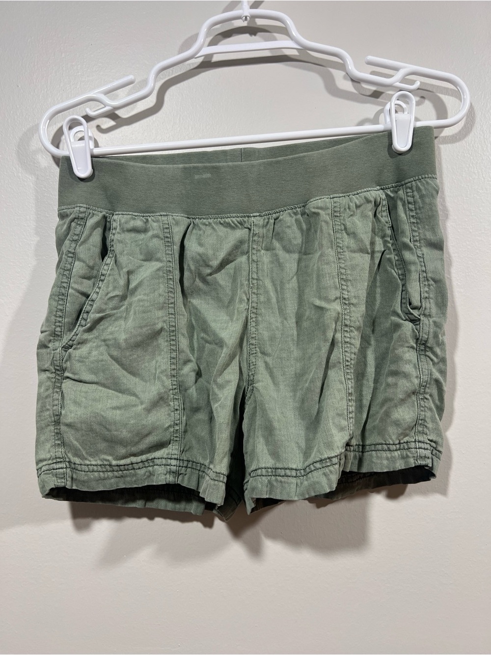 Faherty Casual Olive Green Women's Pull-On Shorts Small